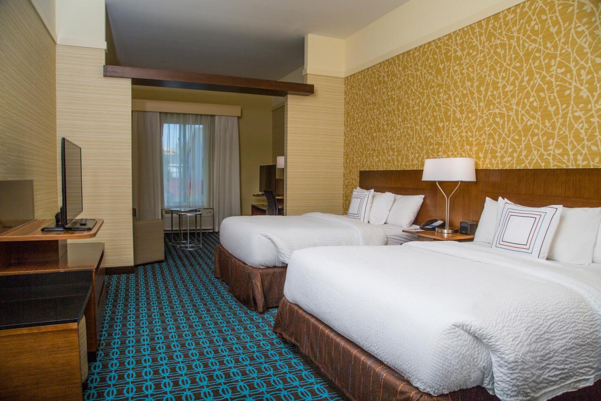 Fairfield Inn & Suites By Marriott Поукателоу Екстериор снимка