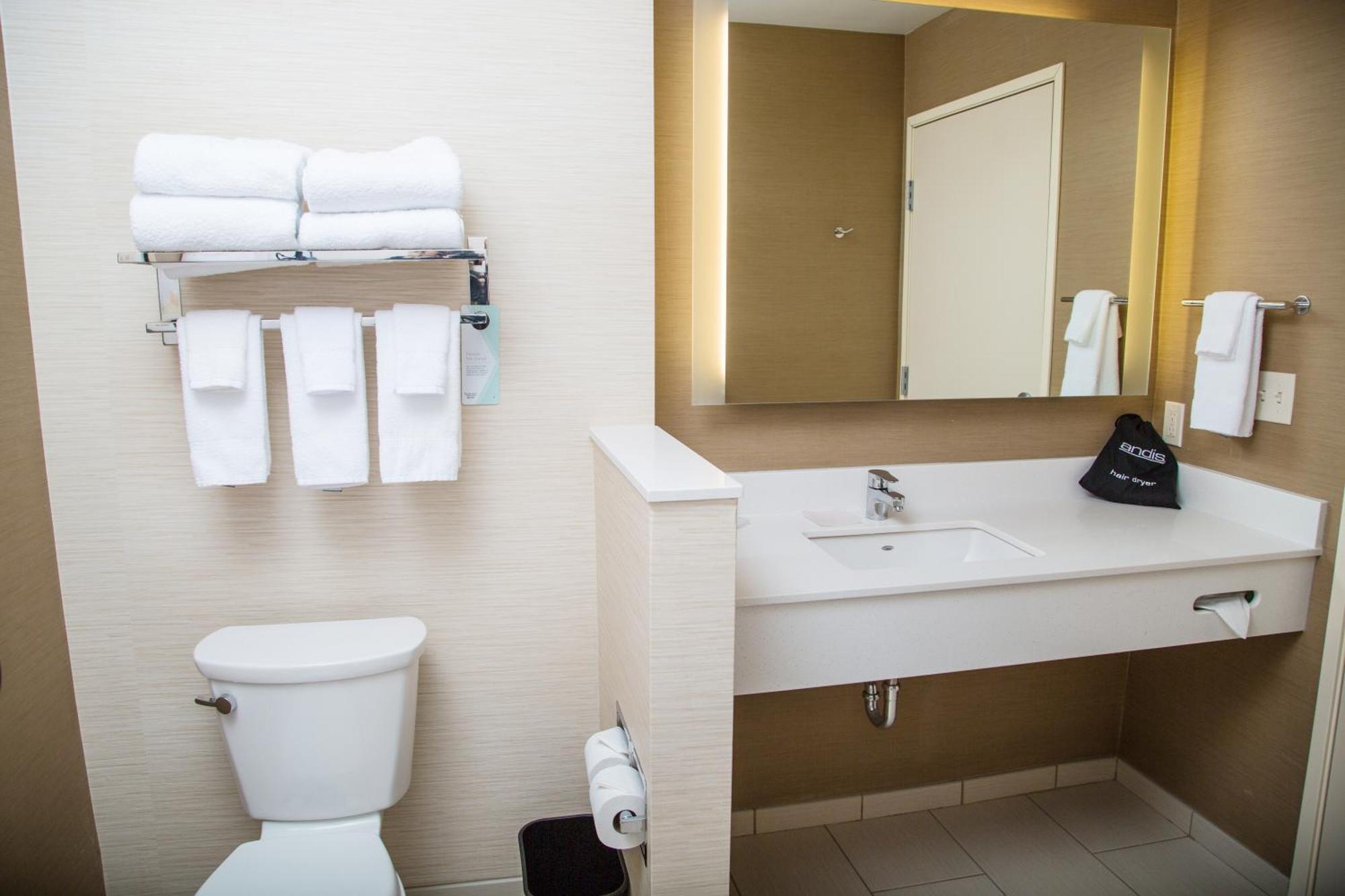 Fairfield Inn & Suites By Marriott Поукателоу Екстериор снимка