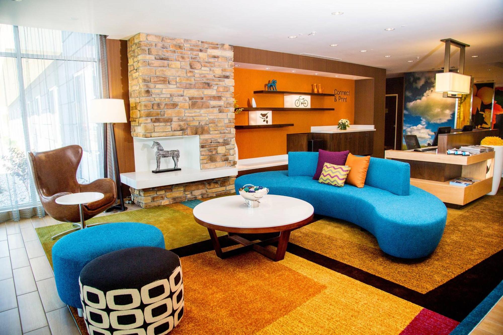 Fairfield Inn & Suites By Marriott Поукателоу Екстериор снимка