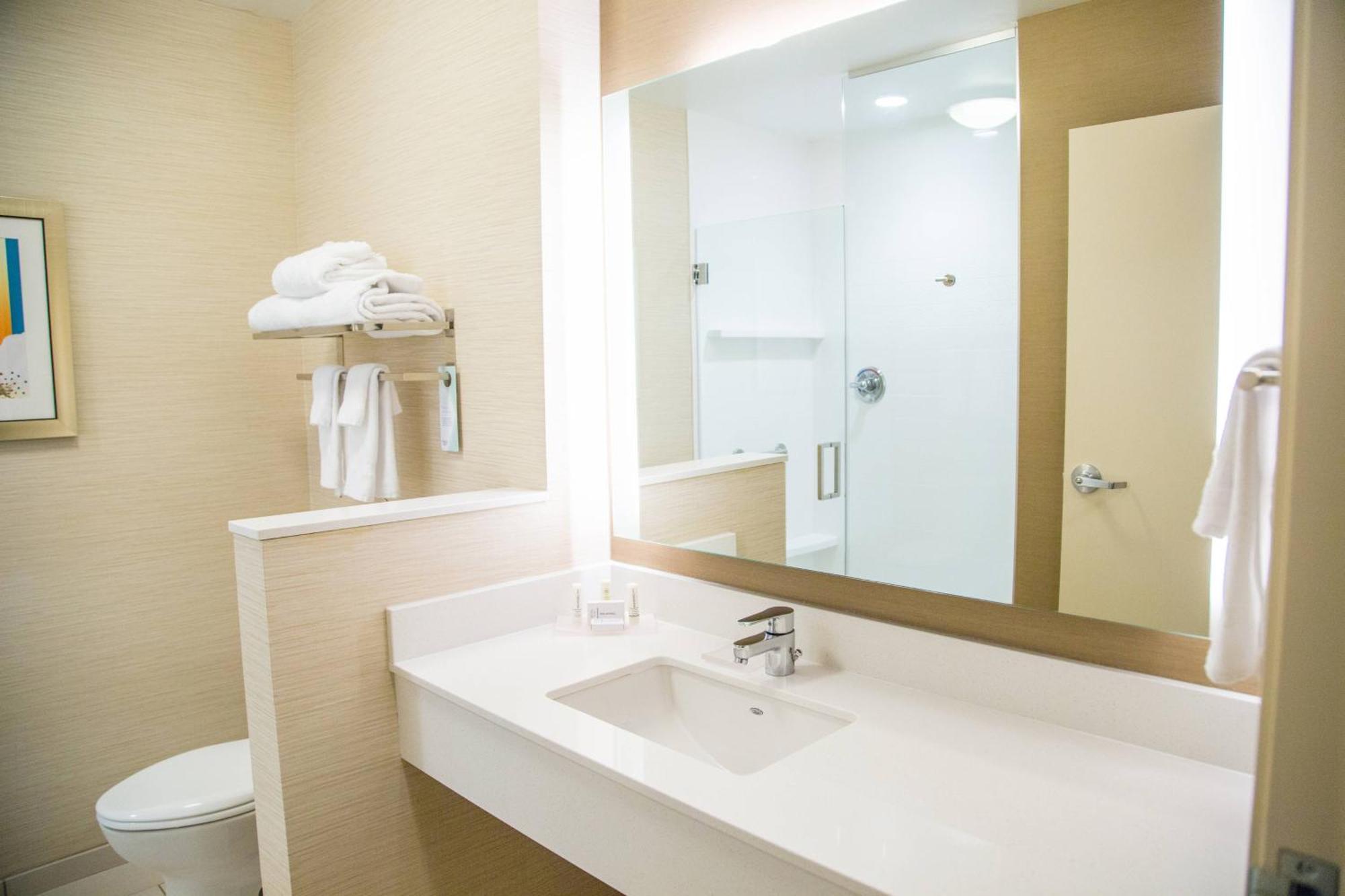 Fairfield Inn & Suites By Marriott Поукателоу Екстериор снимка