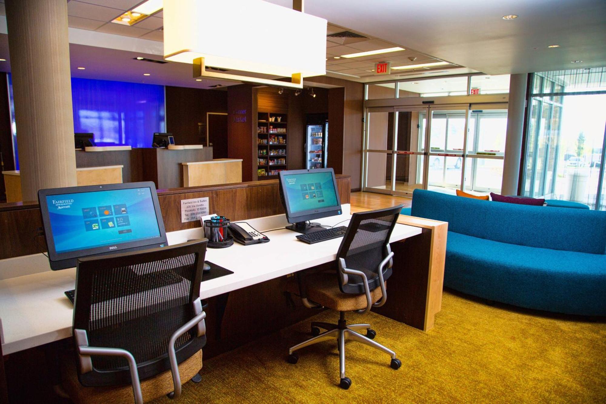Fairfield Inn & Suites By Marriott Поукателоу Екстериор снимка
